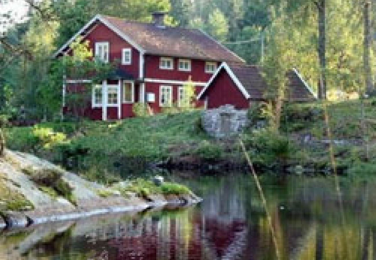 Ferienhaus in Skillingaryd - Ferienhaus am Wasser mit Boot und Angelmöglichkeiten