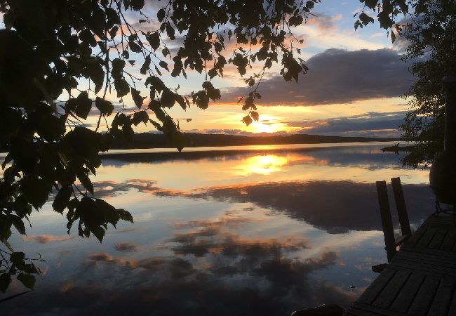 Ferienhaus in Söderbärke - Grosses Ferienhaus direkt am See in Traumlage