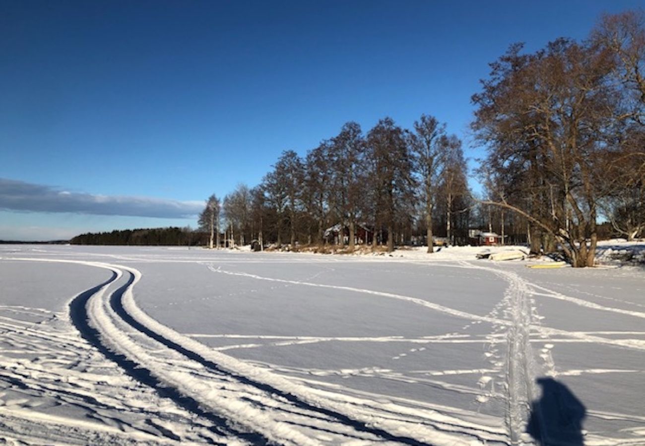 Ferienhaus in Söderbärke - Grosses Ferienhaus direkt am See in Traumlage