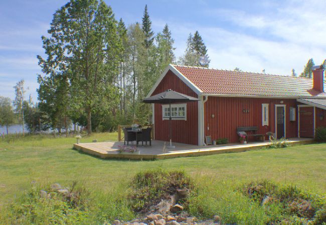Ferienhaus in Lammhult - Ferienhaus mit Internet und Sauna und Boot am See Stråken in Småland Ferienhaus in Lammhult - Ferienhaus mit Internet und Sauna und Boot am See Stråken in Småland