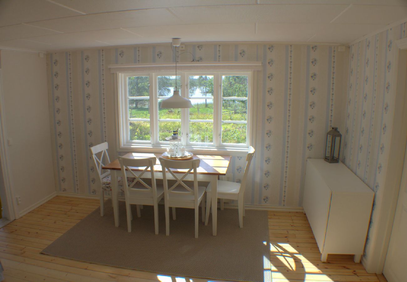 Ferienhaus in Lammhult - Ferienhaus mit Internet und Sauna und Boot am See Stråken in Småland