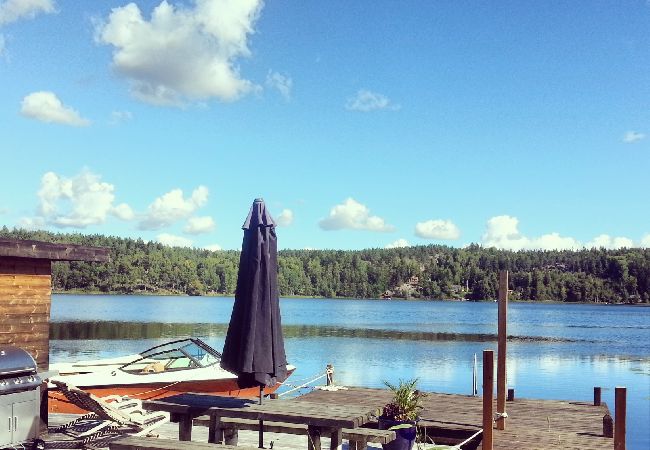 Ferienhaus in Mölnbo - Schönes Ferienhaus mit Seeblick auf einem Pferdehof vor den Toren von Stockholm  Ferienhaus in Mölnbo - Schönes Ferienhaus mit Seeblick auf einem Pferdehof vor den Toren von Stockholm