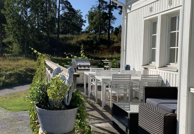 Ferienhaus in Mölnbo - Pferdehof mit Seeblick