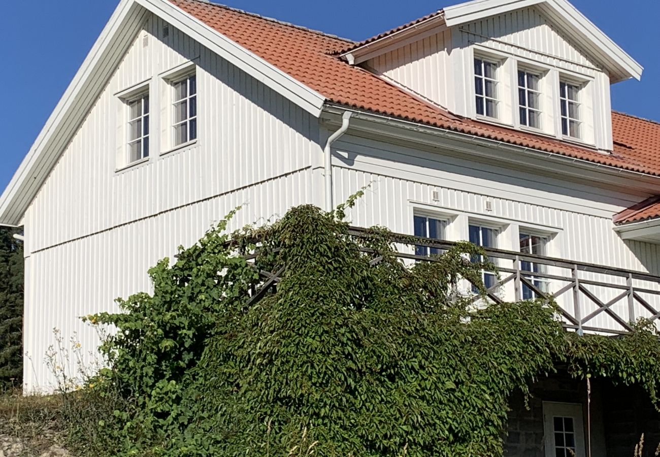 Ferienhaus in Mölnbo - Pferdehof mit Seeblick