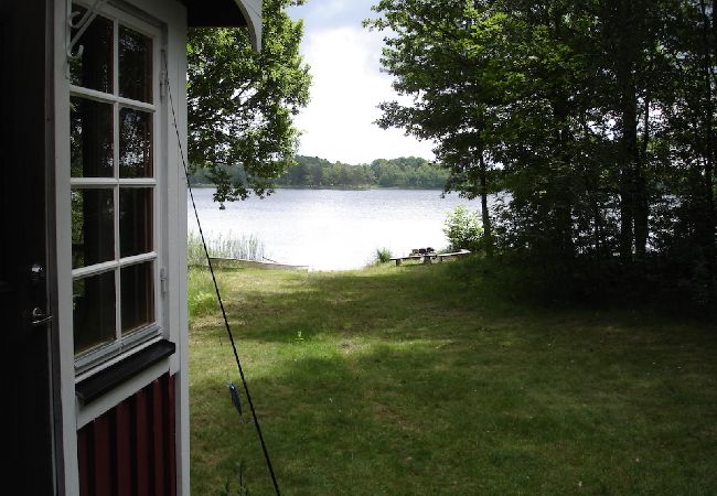 Ferienhaus in Markaryd - Ferienhaus direkt am Loka-See mit eigenem Boot Ferienhaus in Markaryd - Ferienhaus direkt am Loka-See mit eigenem Boot
