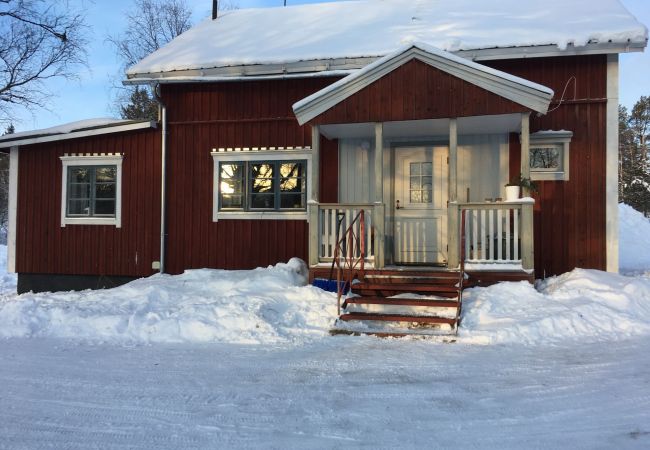 Ferienhaus in Lofsdalen - Charmantes Ferienhaus in Lofsdalen am See Lofssjön