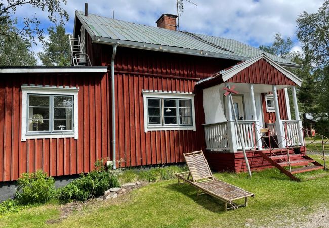 Ferienhaus in Lofsdalen - Charmantes Ferienhaus in Lofsdalen am See Lofssjön