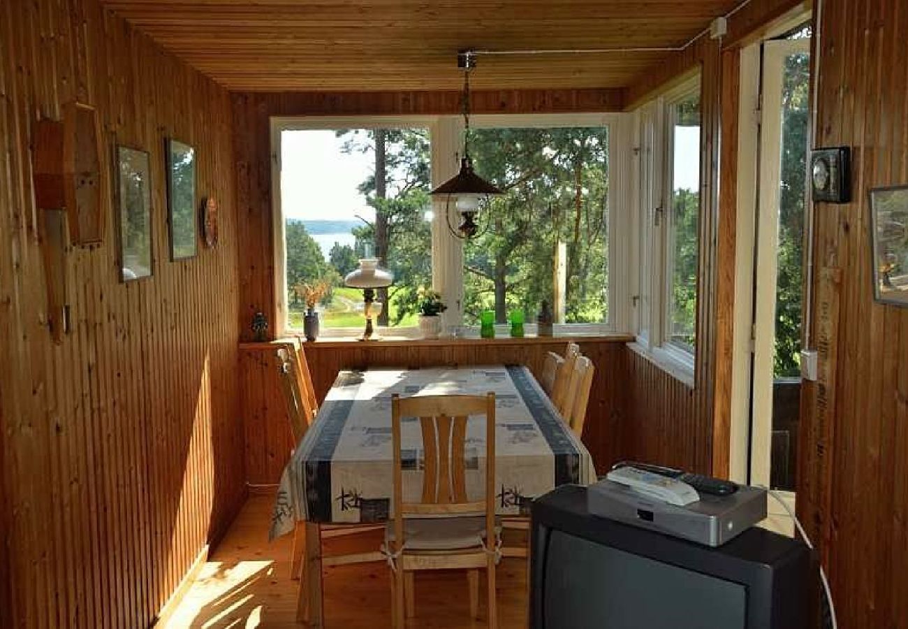 Ferienhaus in Vikbolandet - Urlaub mit Meerblick und Sauna