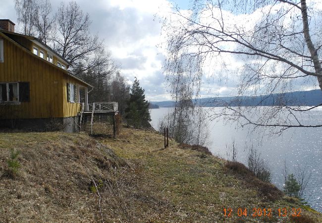 Ferienhaus in Gräsmark - Ferienhaus direkt am Ufer des Sees Rottnen