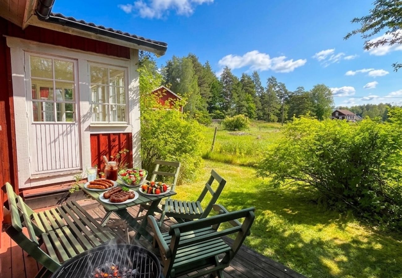 Ferienhaus in Malmköping - Gemütliches Ferienhaus zwischen Wiesen und Weiden im Land der Schlösser und Herrensitze