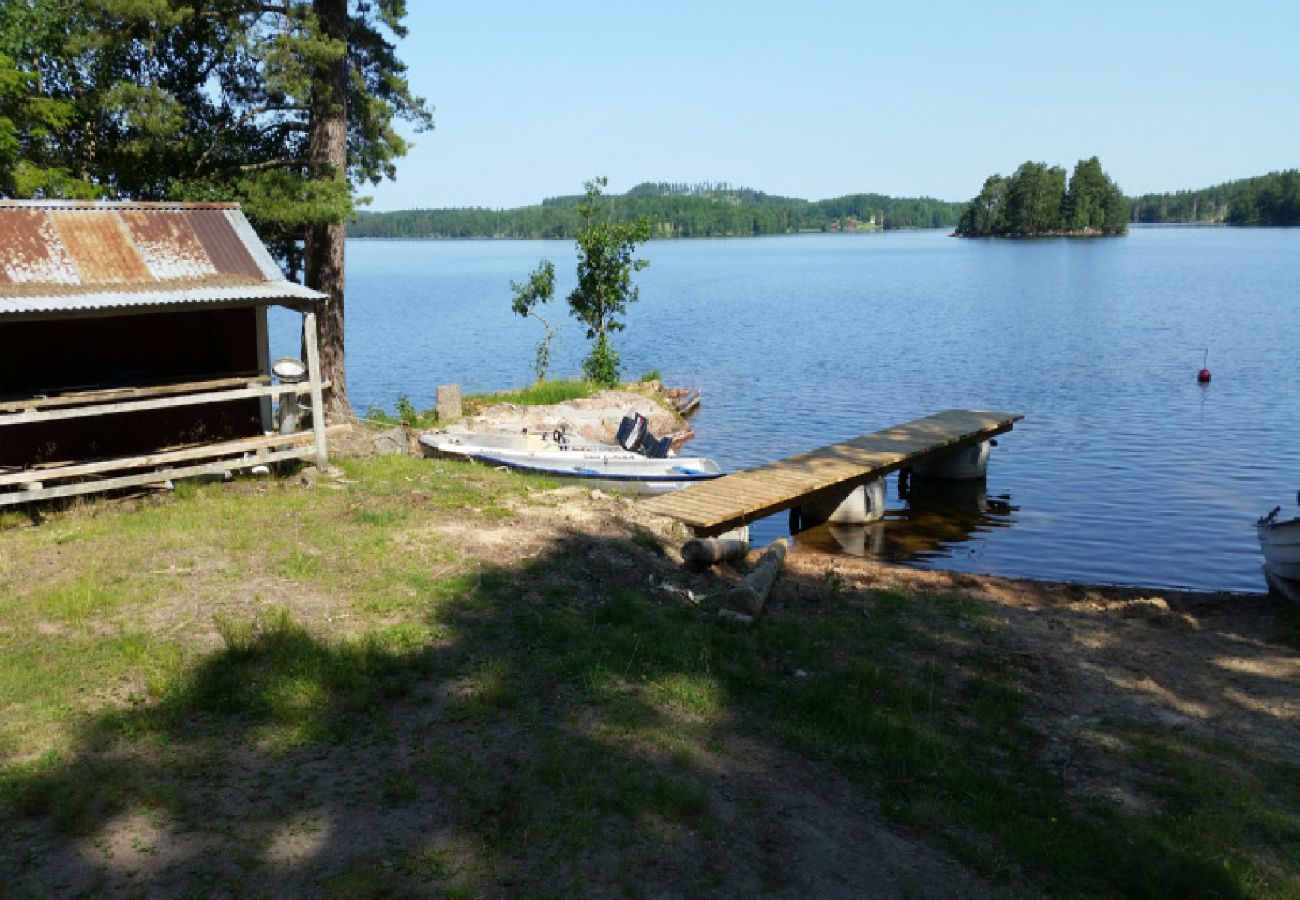 Ferienhaus in Ydre - Ferienhaus am See Östra Lägern mit eigenem Ruderboot