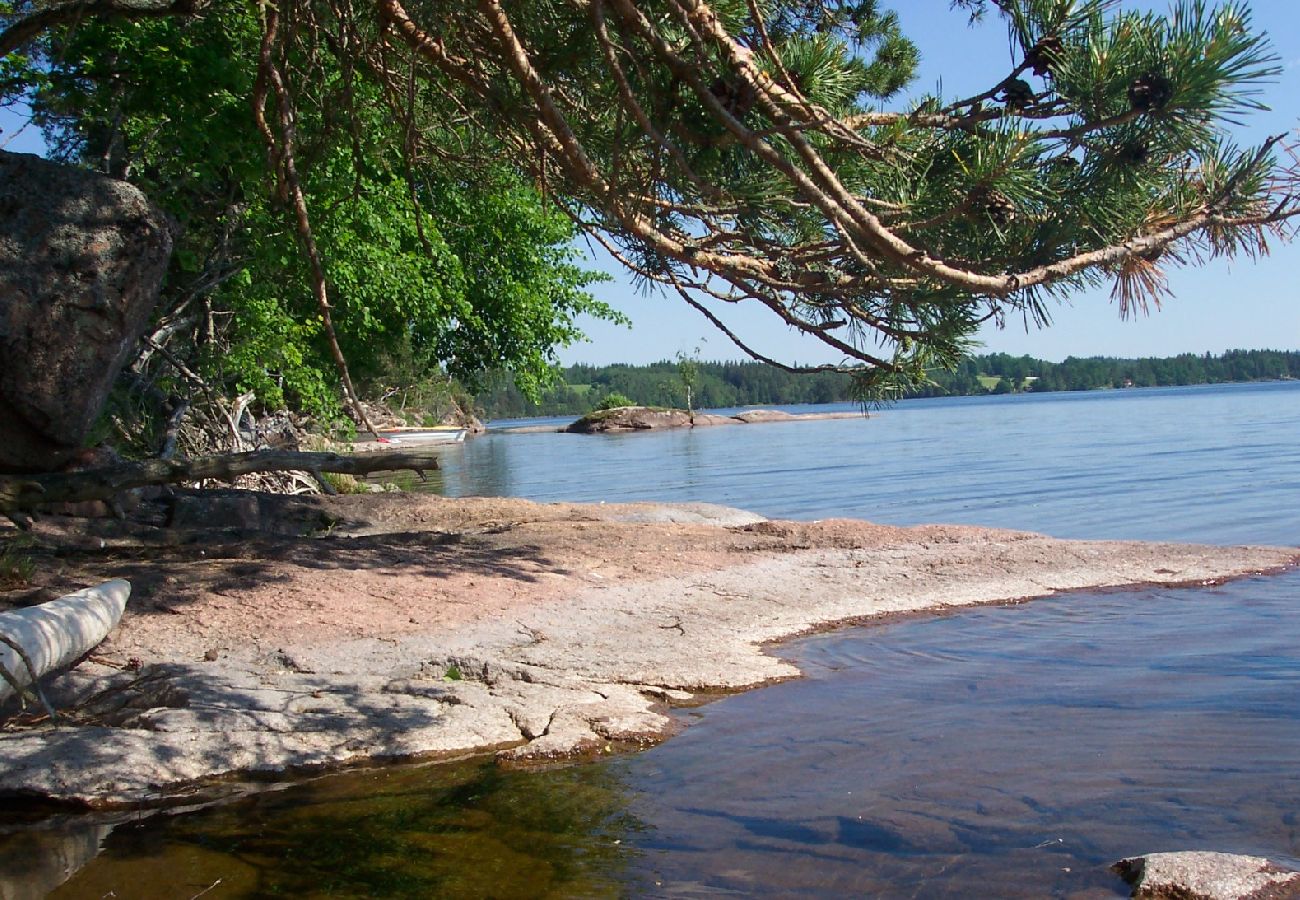 Ferienhaus in Ydre - Ferienhaus am See Östra Lägern mit eigenem Ruderboot