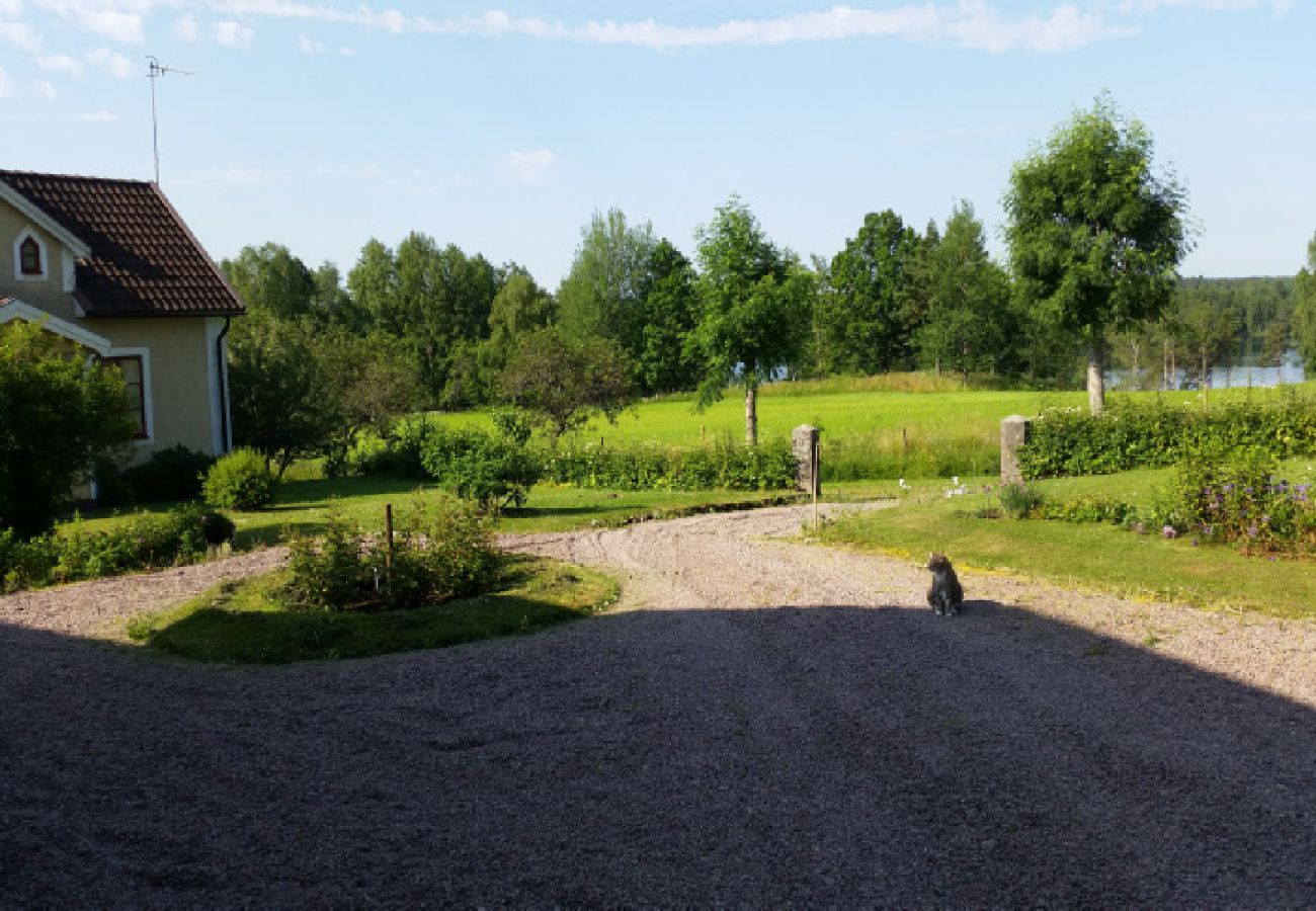 Ferienhaus in Ydre - Ferienhaus am See Östra Lägern mit eigenem Ruderboot