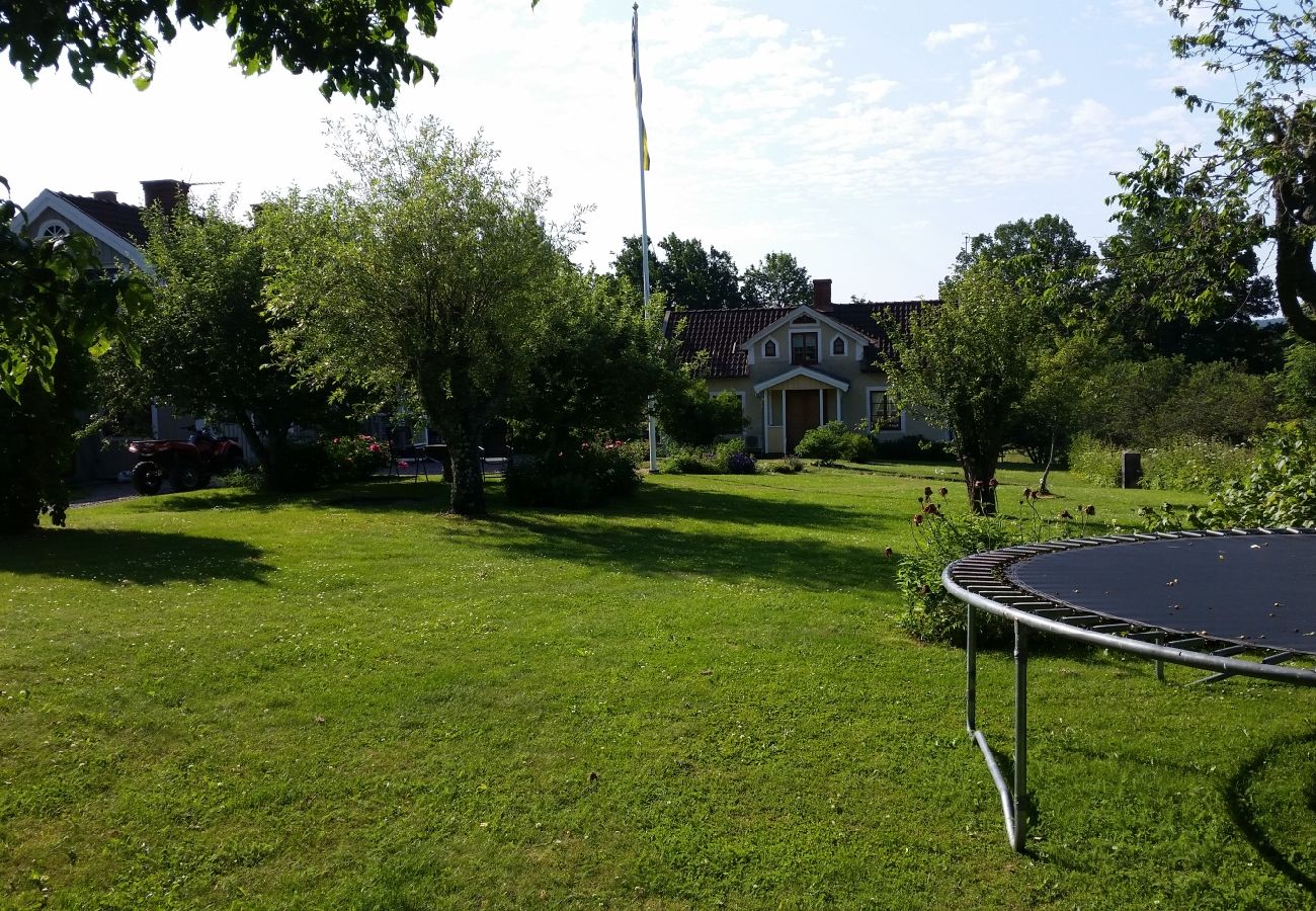 Ferienhaus in Ydre - Ferienhaus am See Östra Lägern mit eigenem Ruderboot