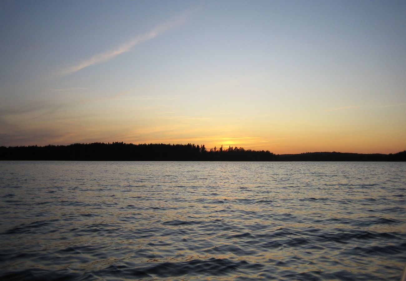 Ferienhaus in Ydre - Ferienhaus am See Östra Lägern mit eigenem Ruderboot