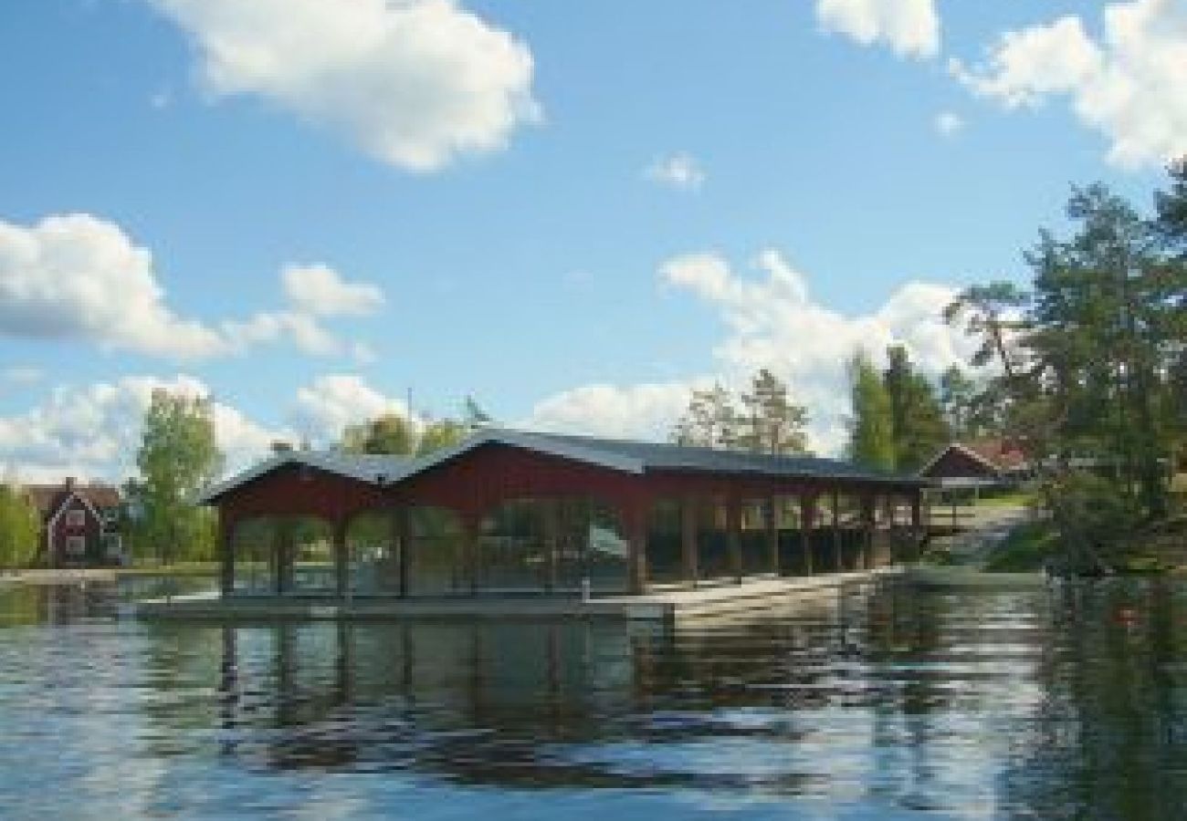 Ferienhaus in Ydre - Ferienhaus am See Östra Lägern mit eigenem Ruderboot