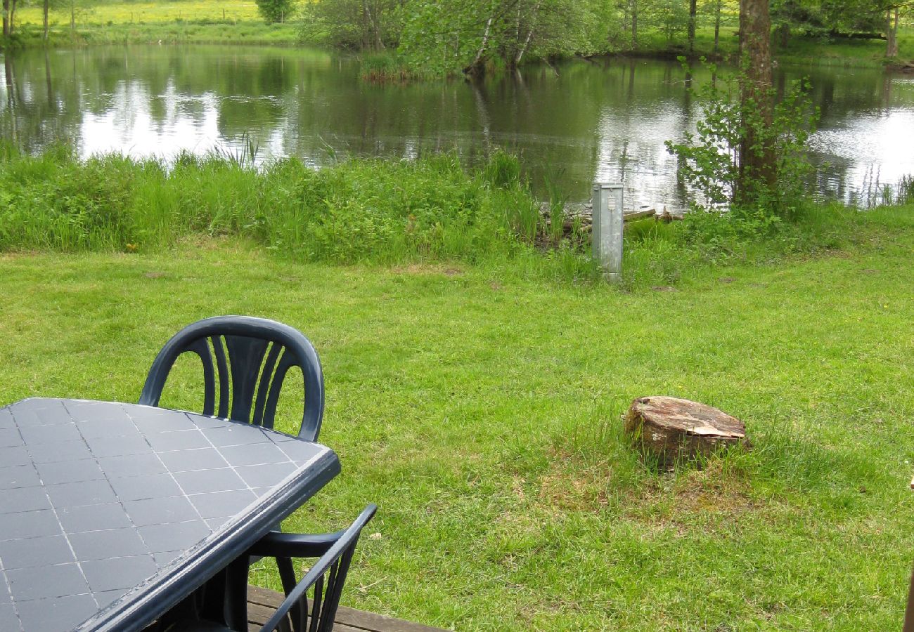 Ferienhaus in Bodafors - Natur pur - Urlaub am Fluss Emån und mit Hirschen als Nachbarn
