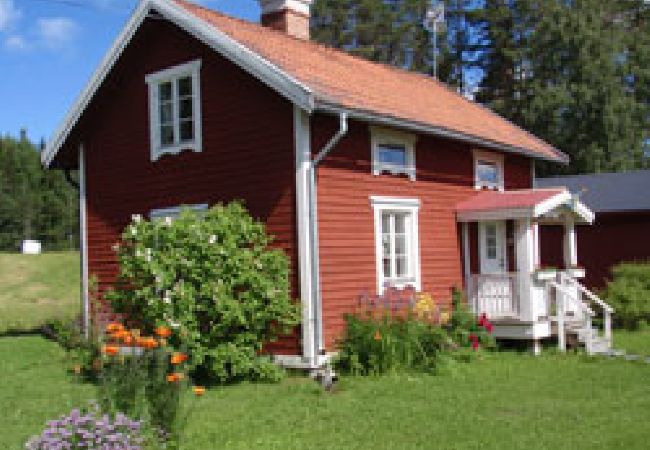 Ferienhaus in Gällö - Schönes Ferienhaus mit Seeblick auf einem Landhof