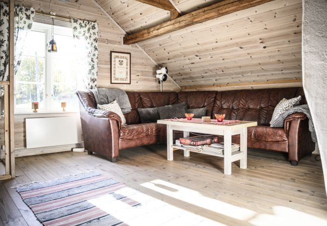 Ferienhaus in Gällö - Schönes Ferienhaus mit Seeblick auf einem Landhof