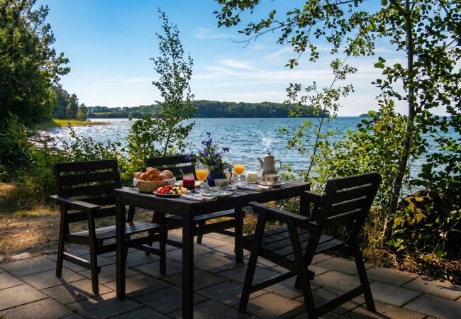 Ferienhaus in Motala - Ferienhaus am Strand des Vätternsees