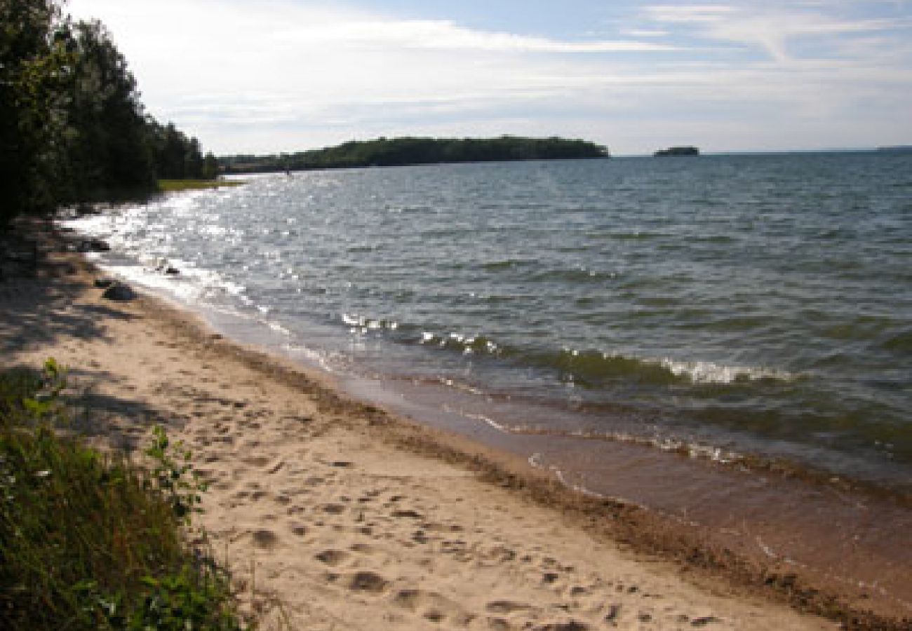 Ferienhaus in Motala - Ferienhaus am Strand des Vätternsees