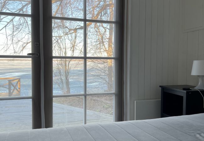 Ferienhaus in Näshulta - Ferienhaus sirekt am See mit eigener Badestelle Ferienhaus in Näshulta - Ferienhaus sirekt am See mit eigener Badestelle