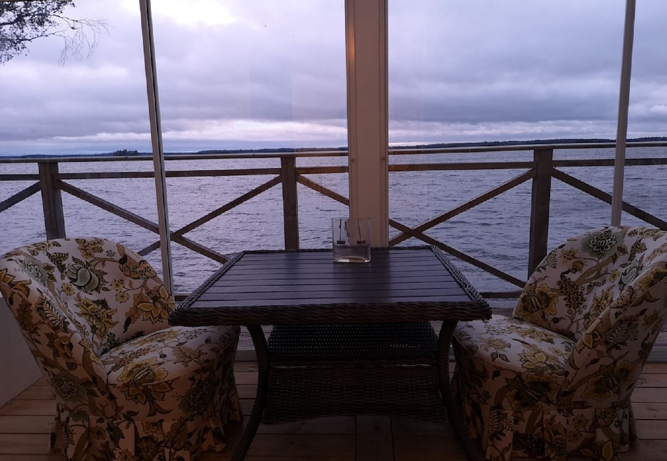 Ferienhaus in Näshulta - Ferienhaus sirekt am See mit eigener Badestelle