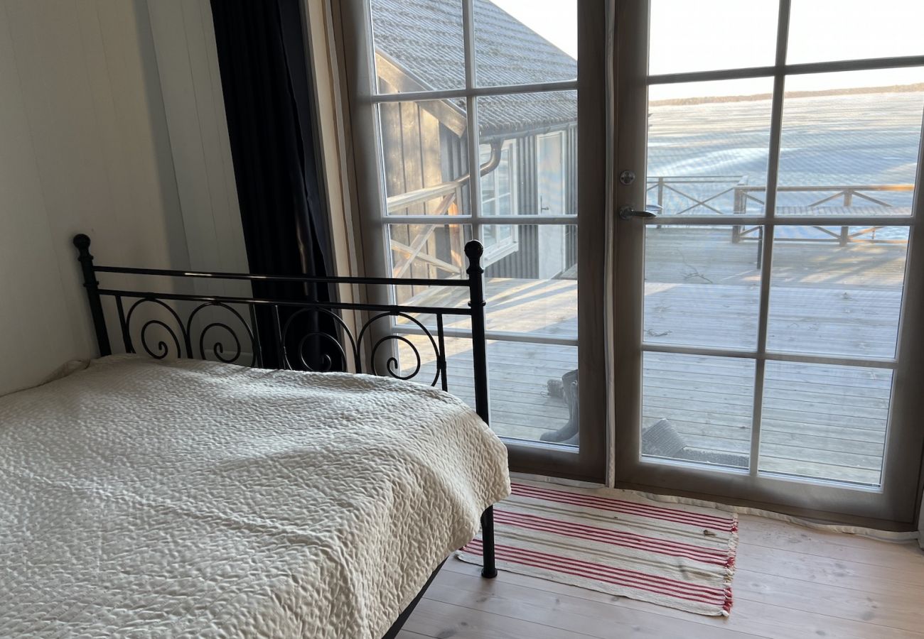 Ferienhaus in Näshulta - Ferienhaus sirekt am See mit eigener Badestelle