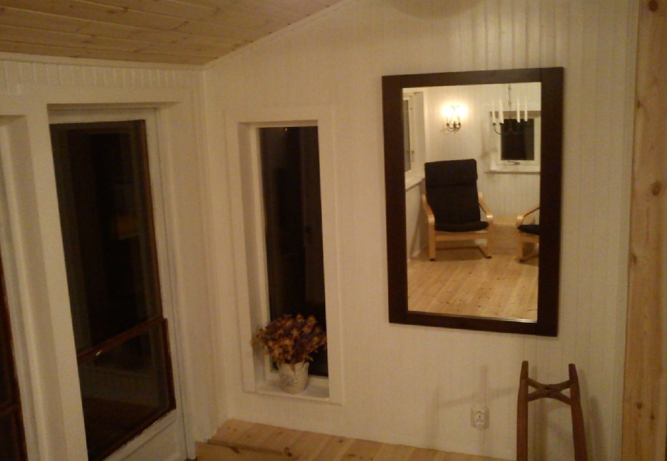 Ferienhaus in Köping - Gemütliches Ferienhaus am See mit eigenem Boot