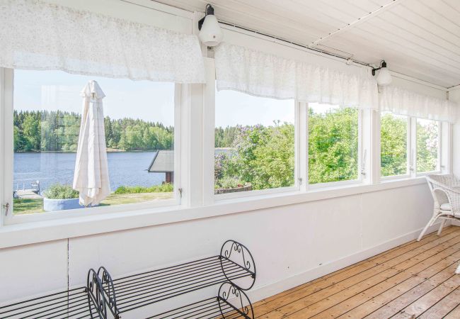 Ferienhaus in Gränna - Gemütliche Ferienhaus direkt am See unweit von Gränna Ferienhaus in Gränna - Gemütliche Ferienhaus direkt am See unweit von Gränna