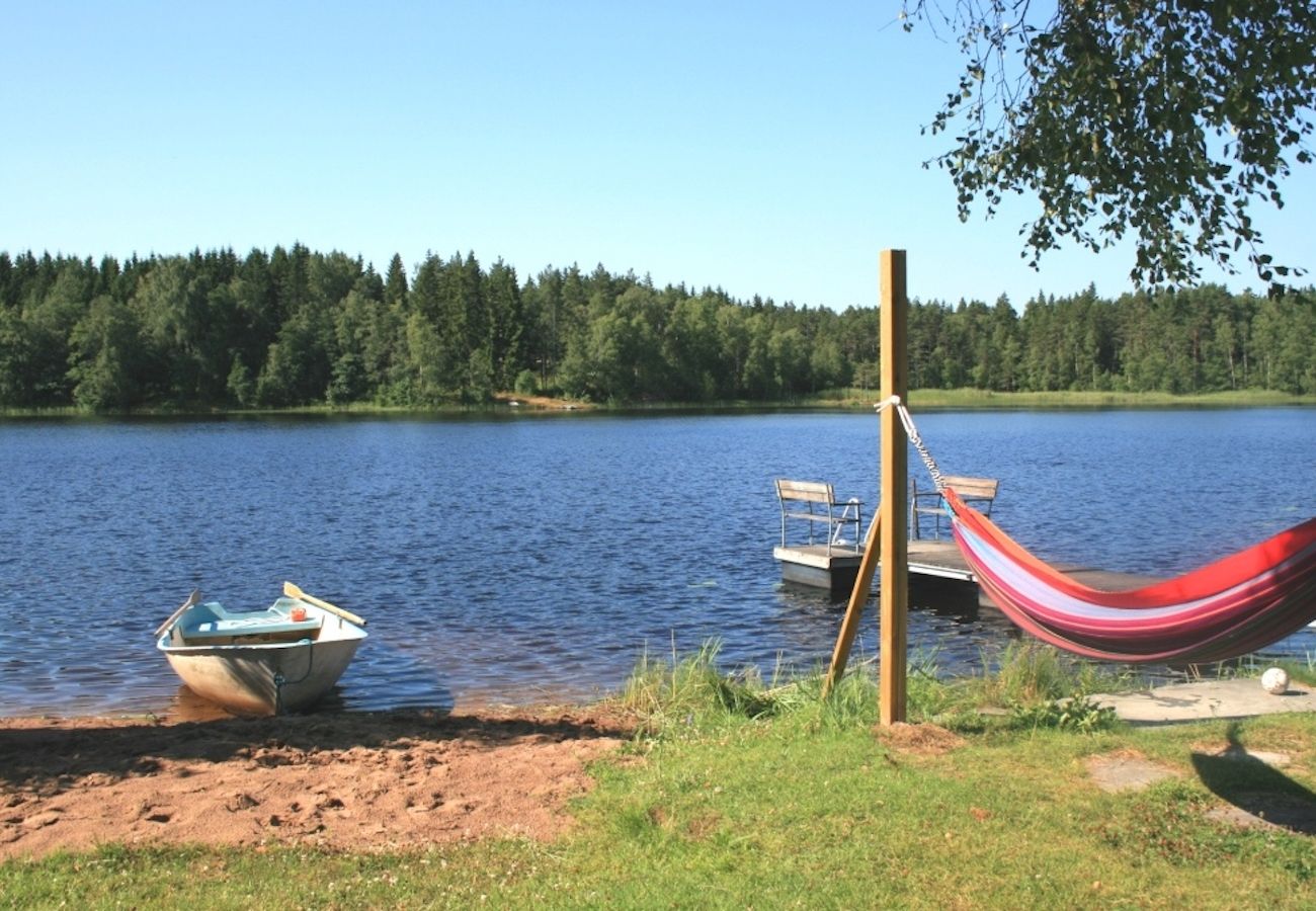 Ferienhaus in Gränna - Gemütliche Ferienhaus am See unweit von Gränna