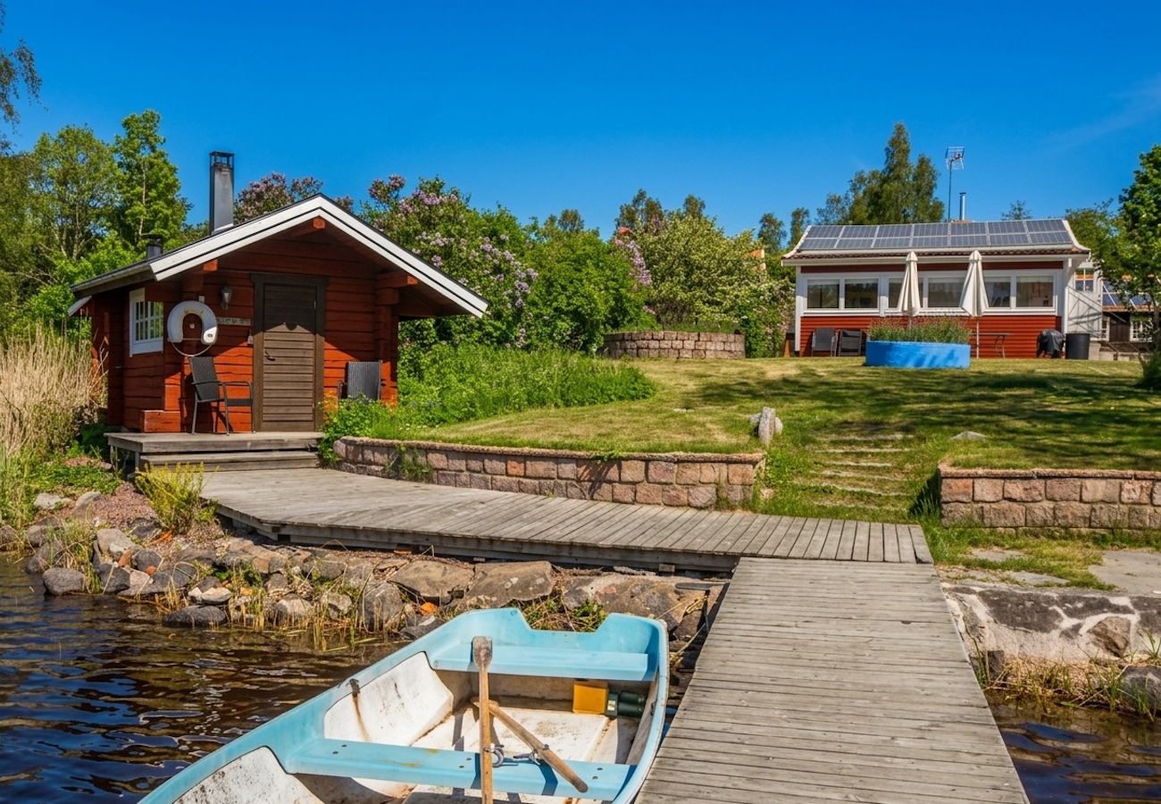 Ferienhaus in Gränna - Gemütliche Ferienhaus direkt am See unweit von Gränna