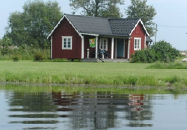 Ferienhaus in Köpingsvik - Gemütliches Ferienhaus direkt an einem kleinen See