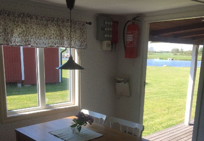 Ferienhaus in Köpingsvik - Gemütliches Ferienhaus direkt an einem kleinen See Ferienhaus in Köpingsvik - Gemütliches Ferienhaus direkt an einem kleinen See