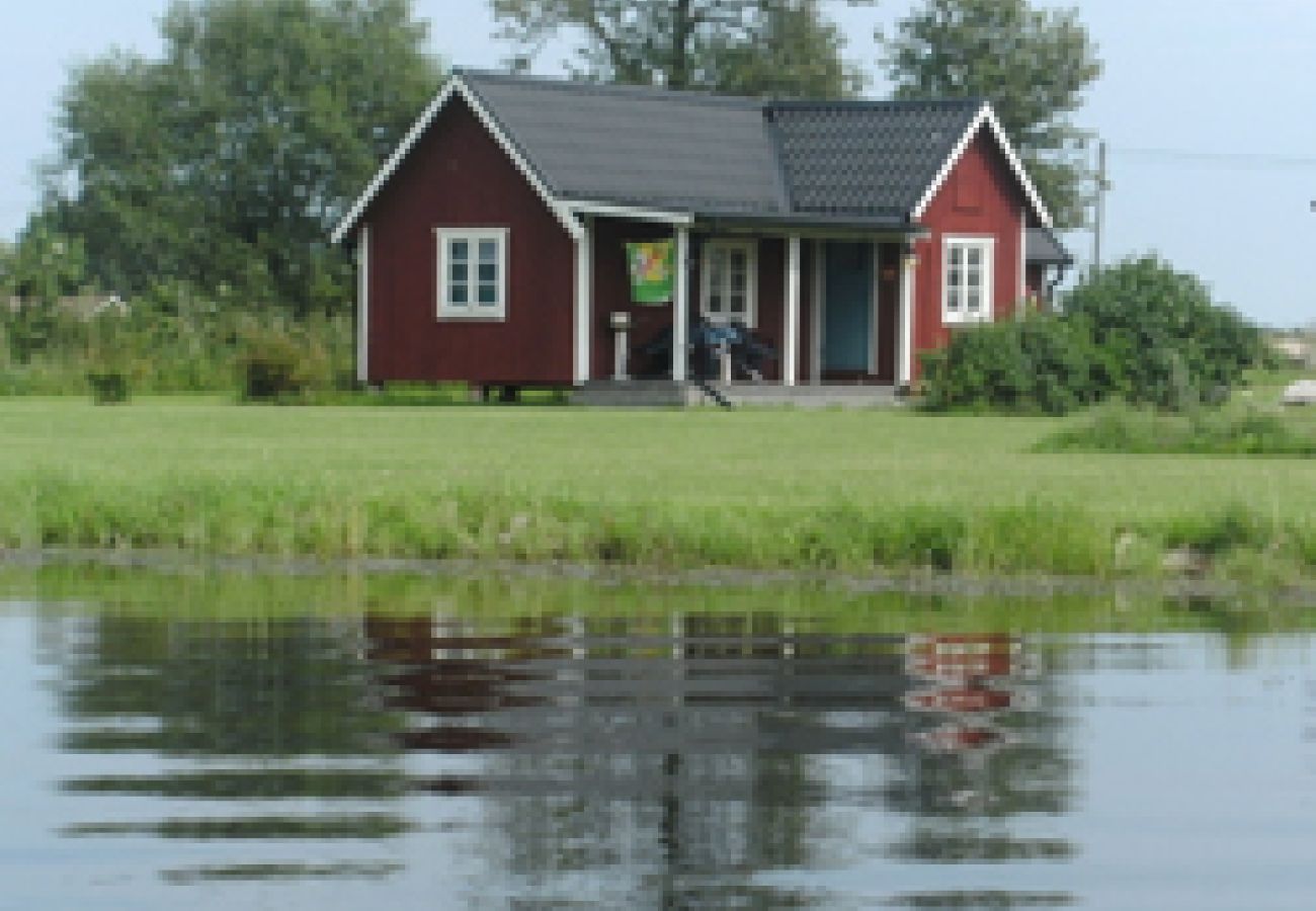 Ferienhaus in Köpingsvik - Gemütliches Ferienhaus direkt an einem kleinen See