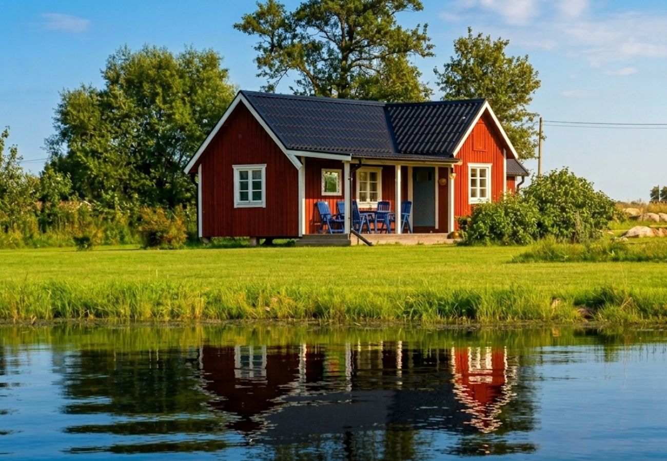 Ferienhaus in Köpingsvik - Gemütliches Ferienhaus direkt an einem kleinen See