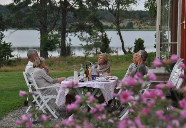 Ferienhaus in Gnesta - Traumurlaub am See auf einem Herrengut in Sörmland Ferienhaus in Gnesta - Traumurlaub am See auf einem Herrengut in Sörmland