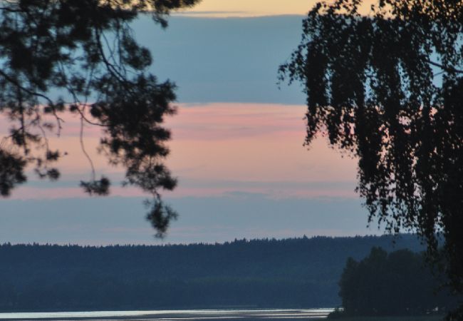 Ferienhaus in Gnesta - Traumurlaub am See mit Pool auf einem Herrengut in Sörmland