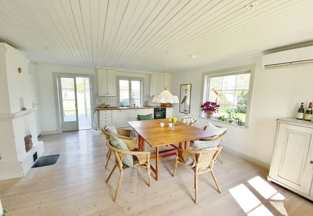 Ferienhaus in Gnesta - Traumurlaub am See auf einem Herrengut in Sörmland
