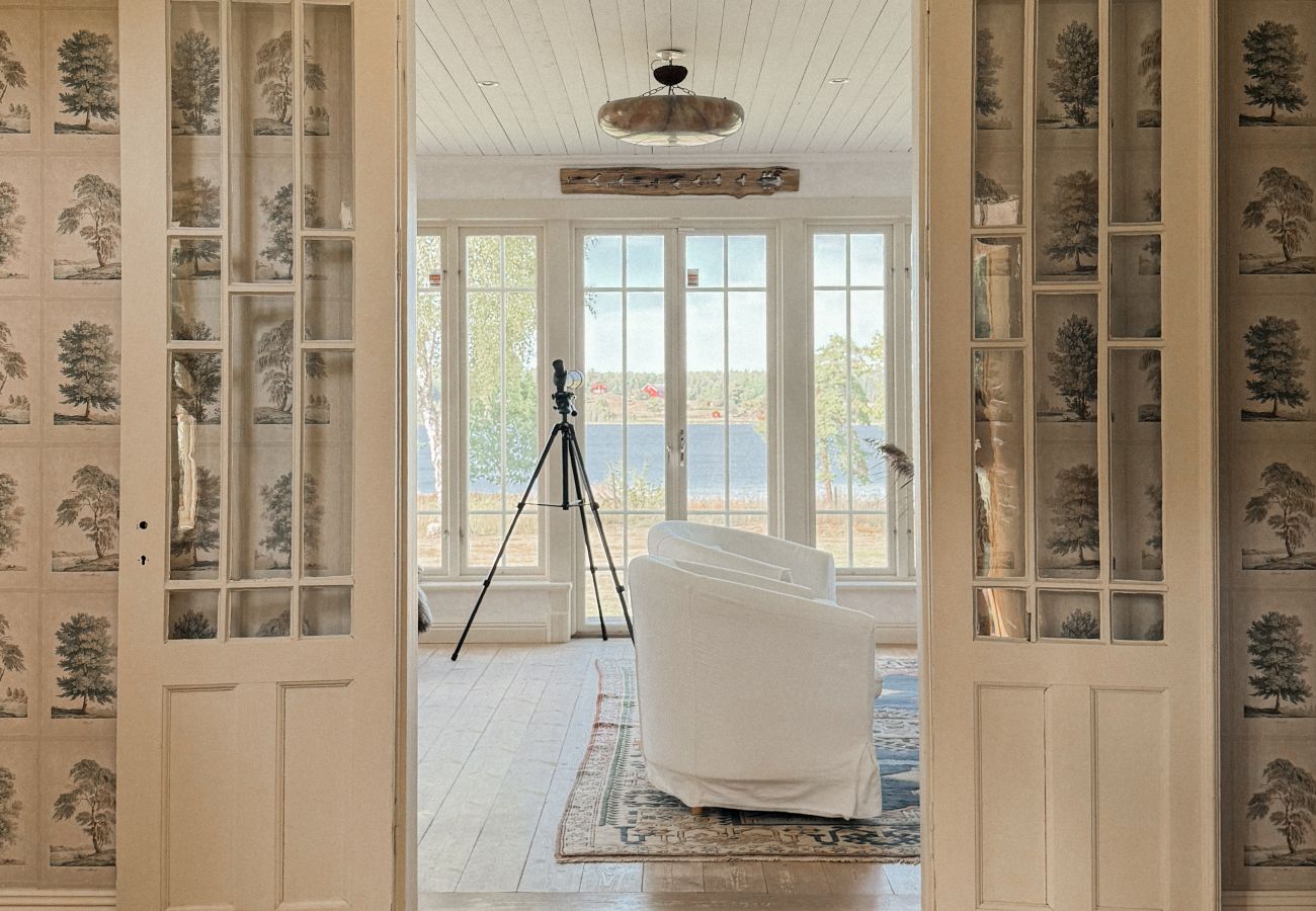Ferienhaus in Gnesta - Traumurlaub am See auf einem Herrengut in Sörmland