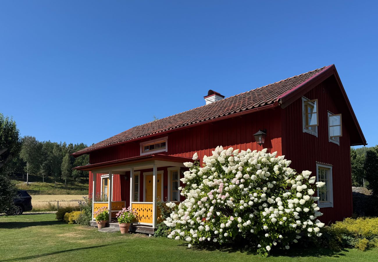 Ferienhaus in Gnesta - Traumurlaub am See auf einem Herrengut in Sörmland