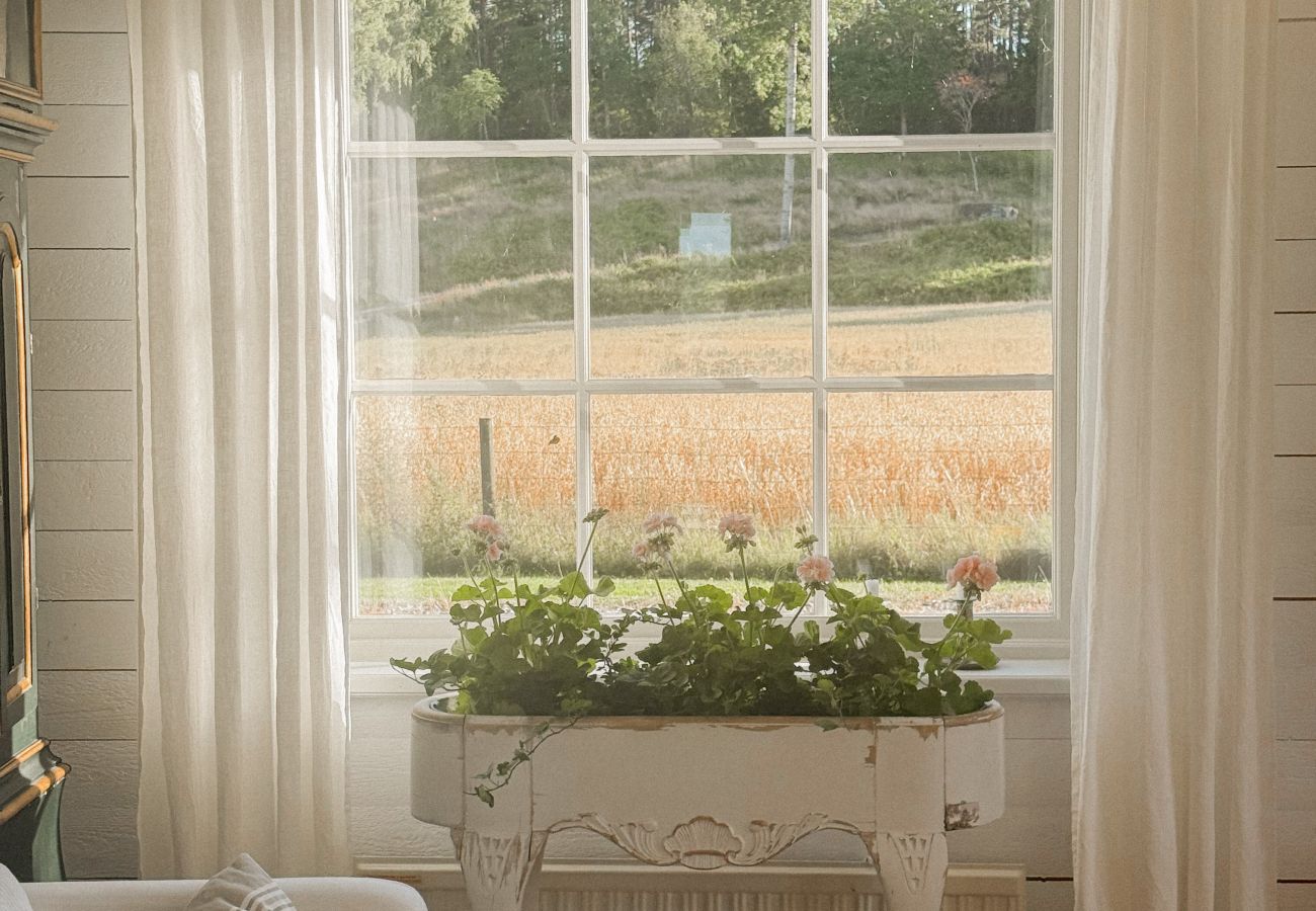 Ferienhaus in Gnesta - Traumurlaub am See auf einem Herrengut in Sörmland