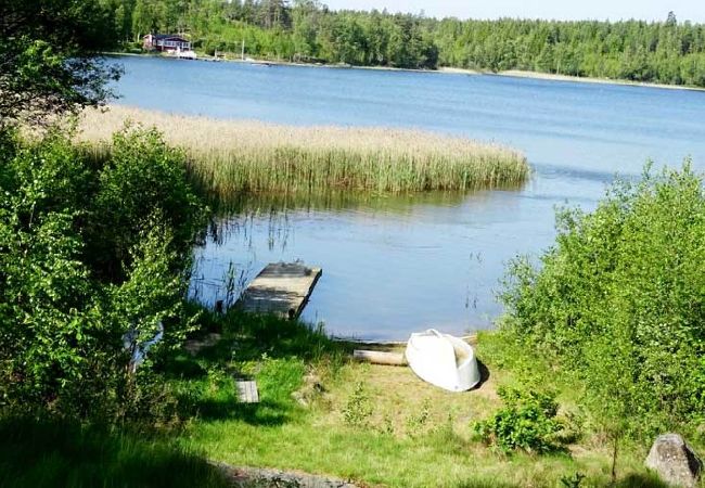 Ferienhaus in Hultsfred - Ferienhaus mit direkter Seelage und Brücke