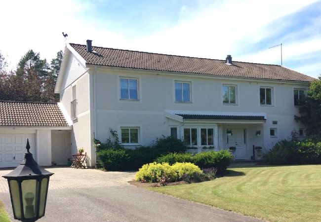 Ferienhaus in Skillingaryd - Komfort Villa mit Whirlpool und Sauna in Småland