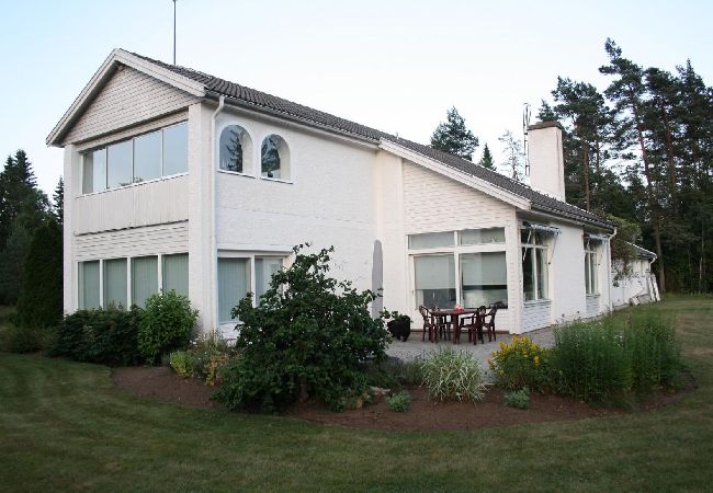 Ferienhaus in Skillingaryd - Komfort Villa mit Whirlpool und Sauna in Småland