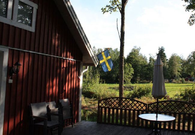 Ferienhaus in Oskarshamn - Smålandurlaub im Wald zwischen Seen und Ostseeküste