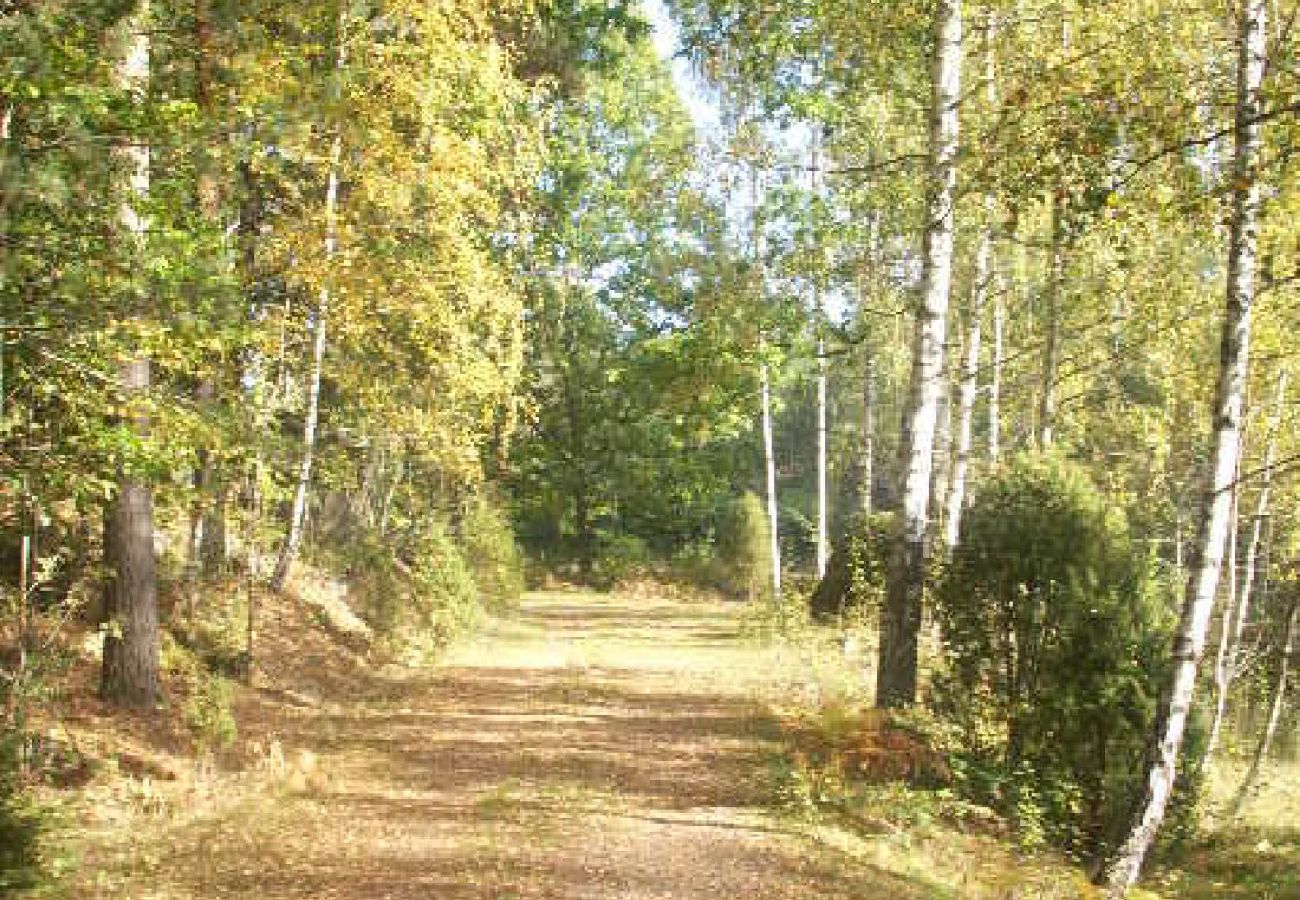 Ferienhaus in Oskarshamn - Smålandurlaub im Wald zwischen Seen und Ostseeküste