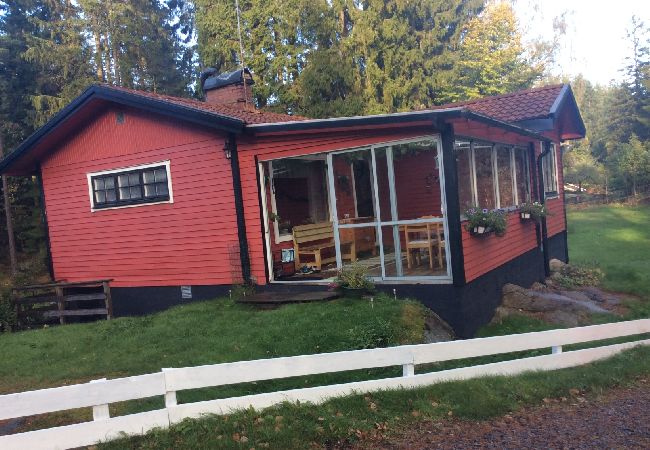 Ferienhaus in Hällingsjö - Urlaub an einem Badesee in Halland