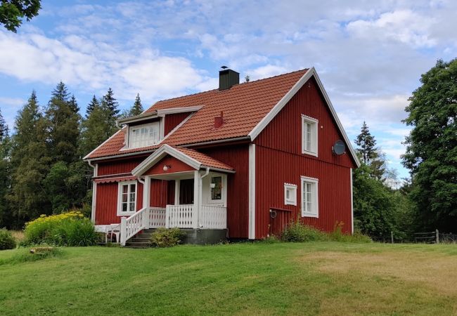 Ferienhaus in Grythyttan - Ferienhaus naturschön gelegen im Tal 