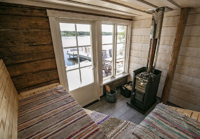 Ferienhaus in Gällö - Traumlage mit riesiger Terrasse direkt am See Ferienhaus in Gällö - Traumlage mit riesiger Terrasse direkt am See